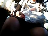 Jeune fille cochonne dans le camping car