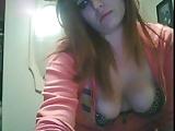 Petite fille se fait toucher par papa